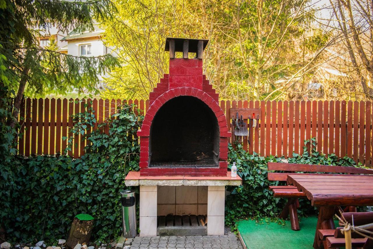 Hotel Casa Maia Buşteni Exterior foto